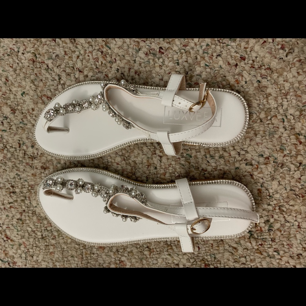 White flat sandals size 7.5